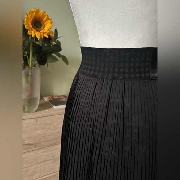 Black Shiny Pleated Knee-Length Midi Thick Elastic High-Waist Modest Skirt Sz M - Picture 6 of 16